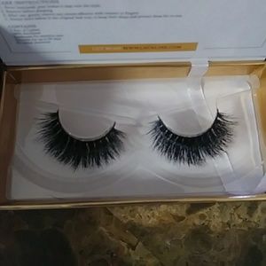 Handmade vegan Eyelashes